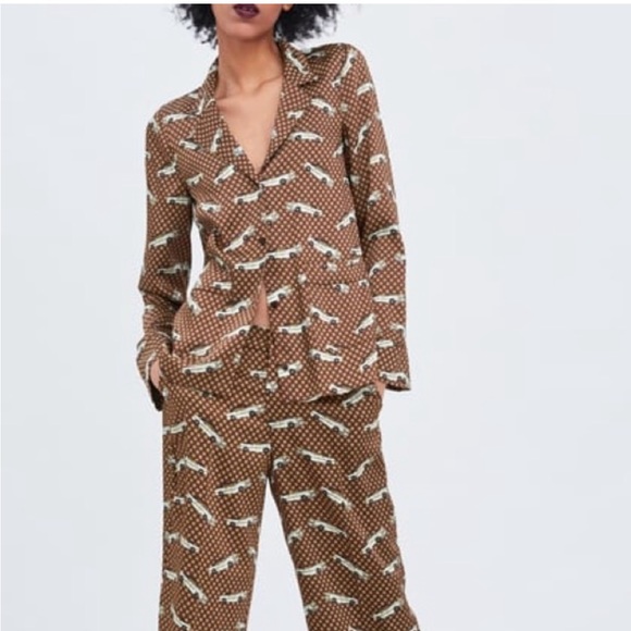 Zara brown PJ style top with vintage car print - Picture 4 of 8
